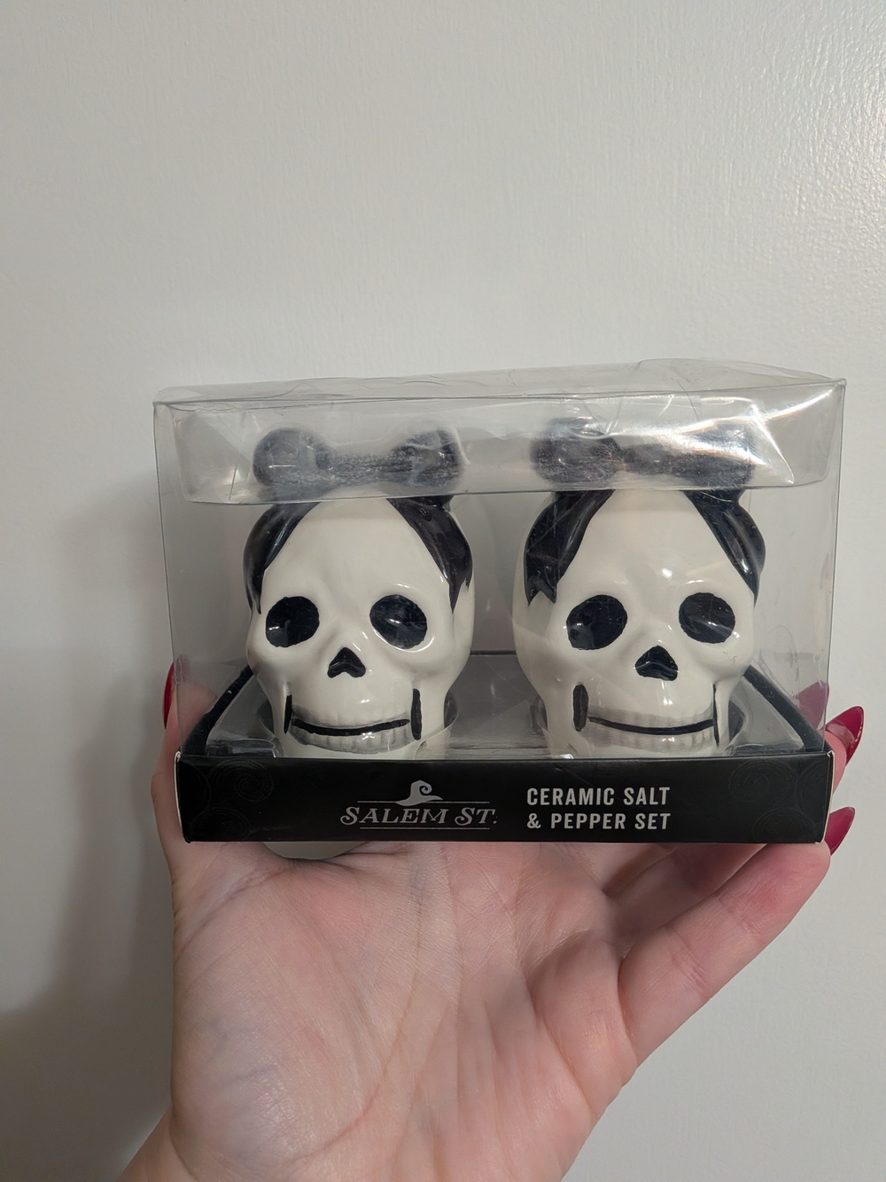 Salem St. Ceramic Skull Salt & Pepper Shakers